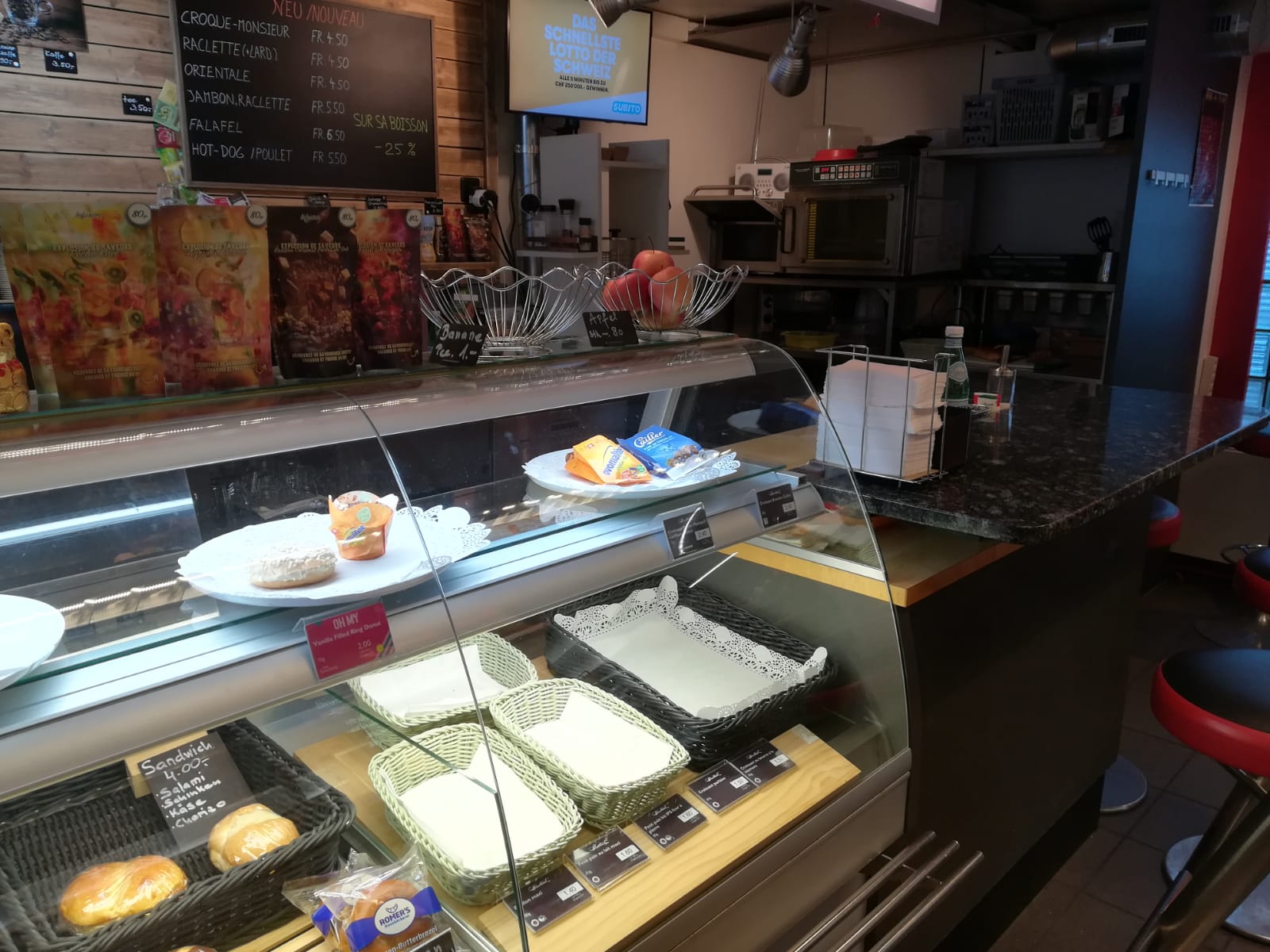 Mini Prix Station essence / Mini Prix Tankstelle – click to enlarge the panorama picture