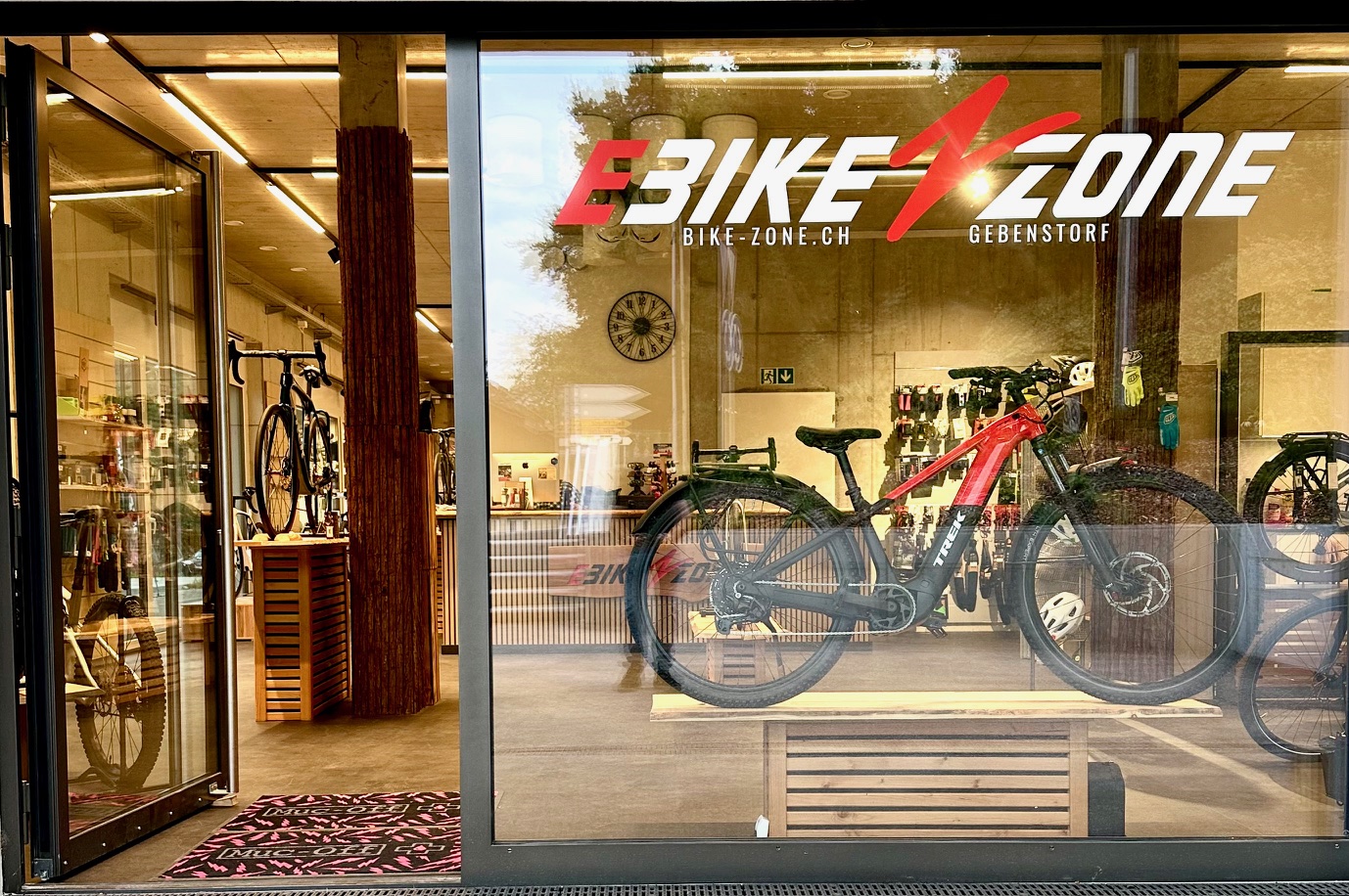 Bike Zone GmbH Gebenstorf - Klicken, um das Panorama Bild vergrössert darzustellen