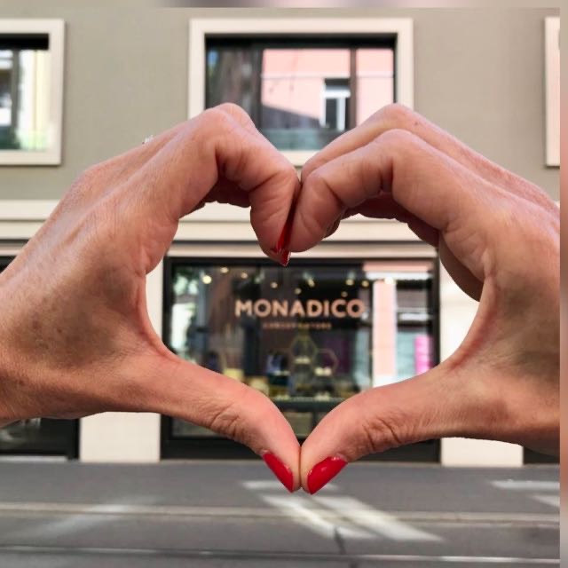 Monadico Concept Store