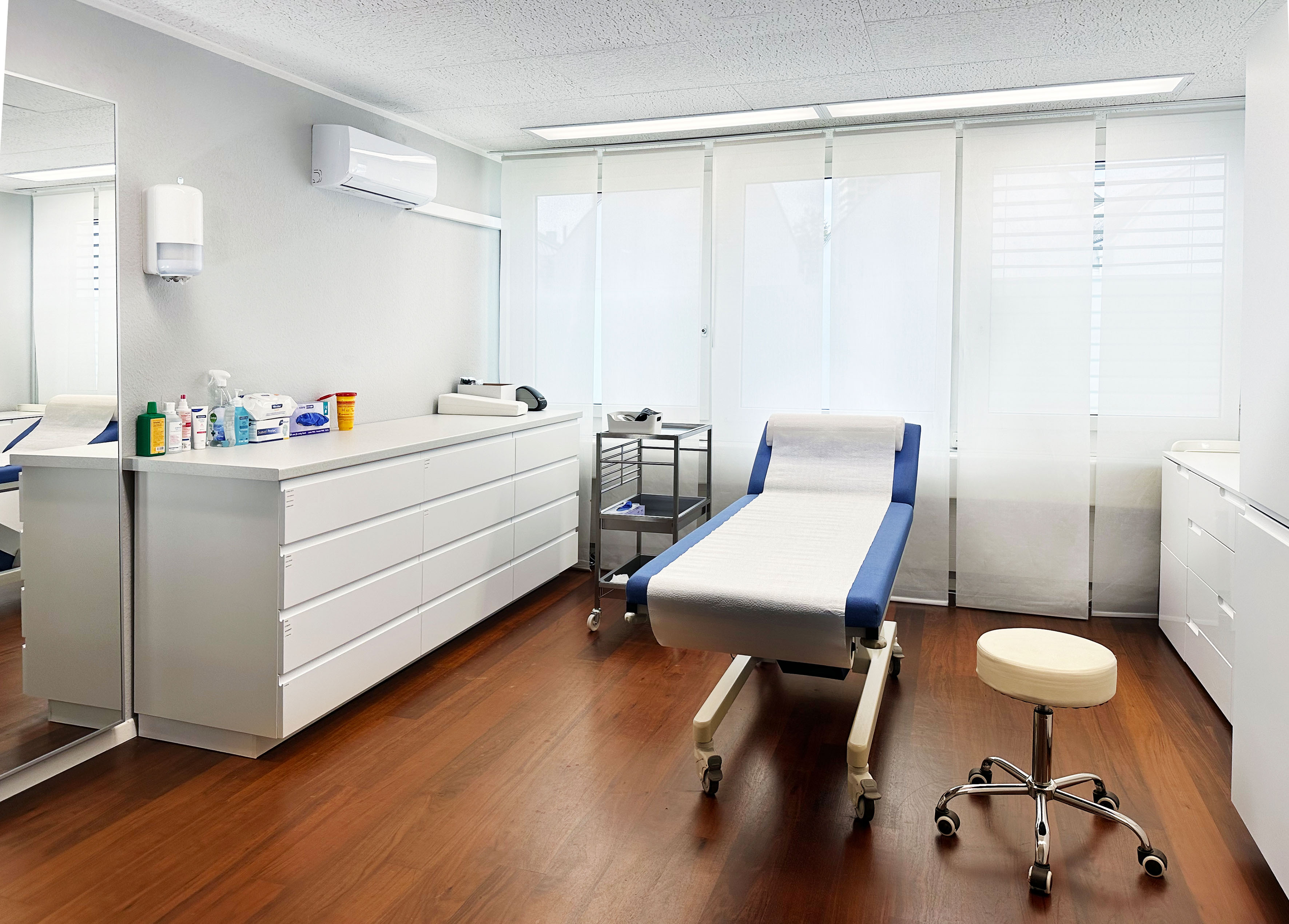 medelio Arztpraxis Altstetten – click to enlarge the panorama picture