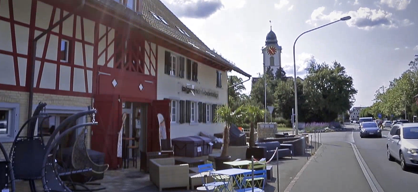 Bilgeri-Möbel und Bodenbeläge