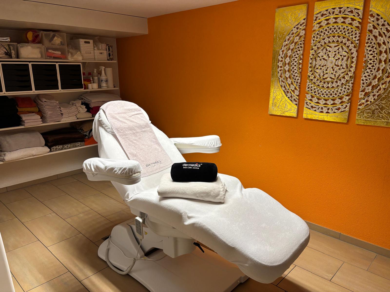 Cosmetic Eveline Fässler - Klicken, um das Panorama Bild vergrössert darzustellen
