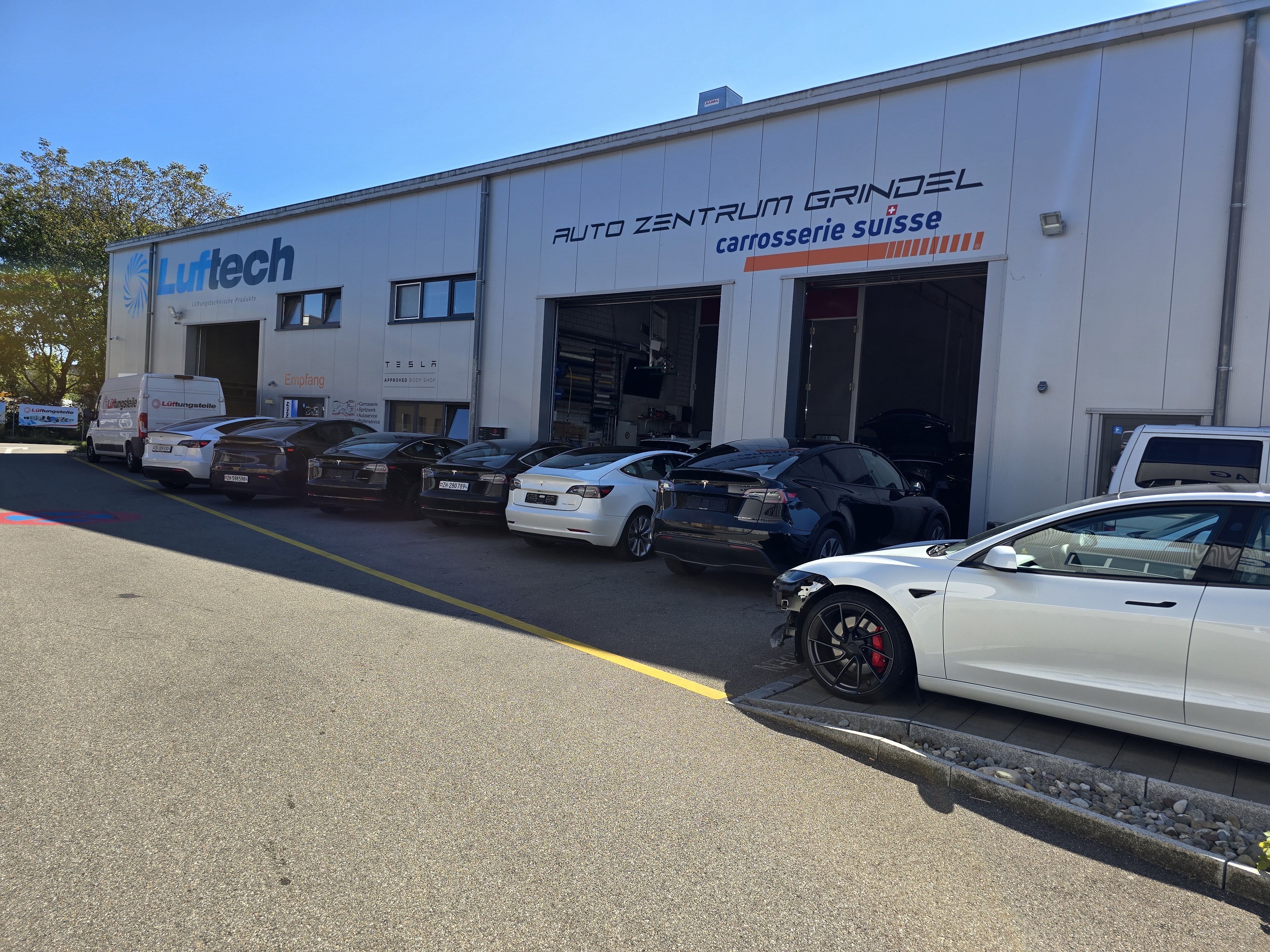 Auto Zentrum Grindel GmbH Carrosserie Spritzwerk Garage - Klicken, um das Panorama Bild vergrössert darzustellen