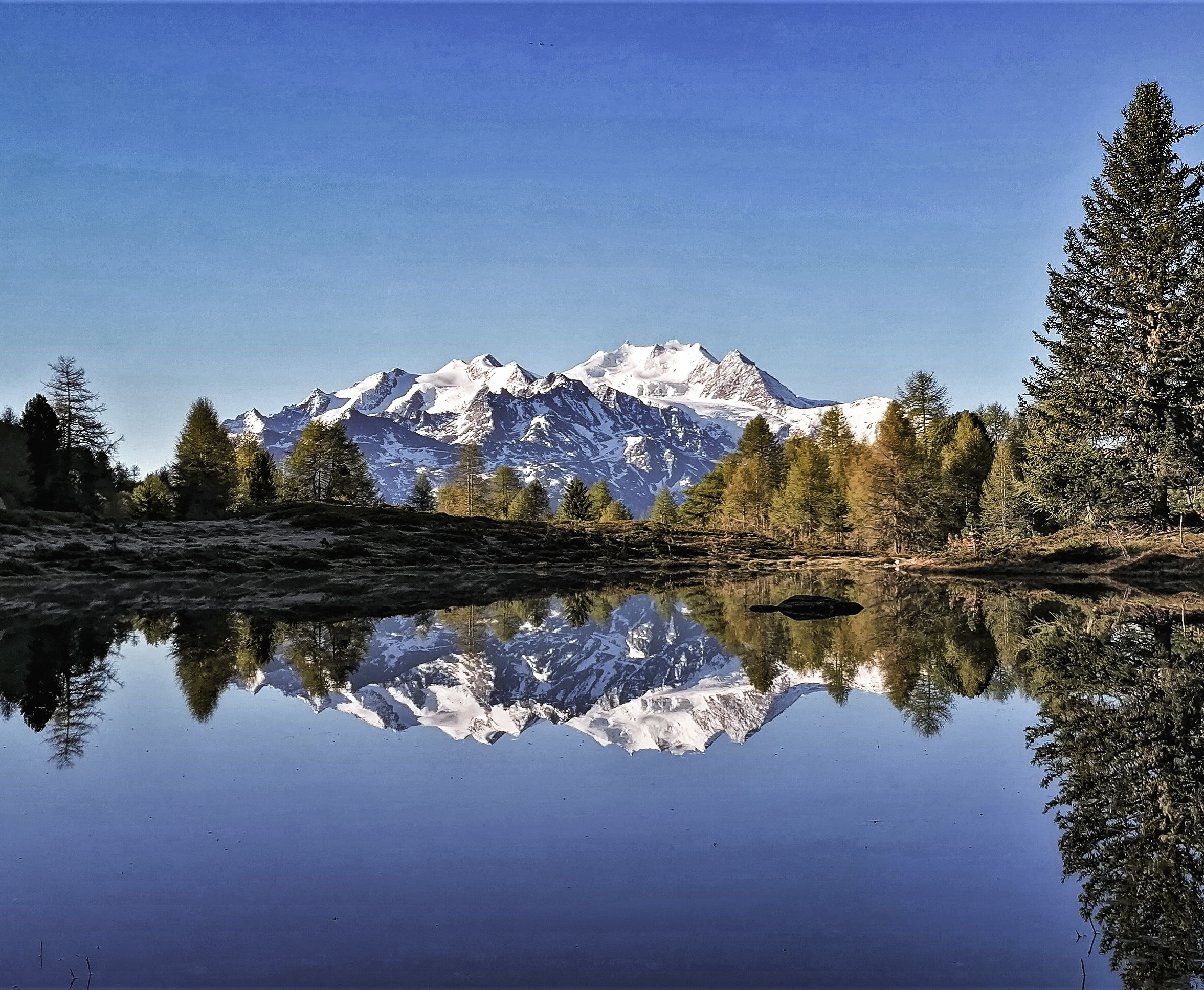 Weisshorn | Berghotel + Restaurant - Klicken, um das Panorama Bild vergrössert darzustellen