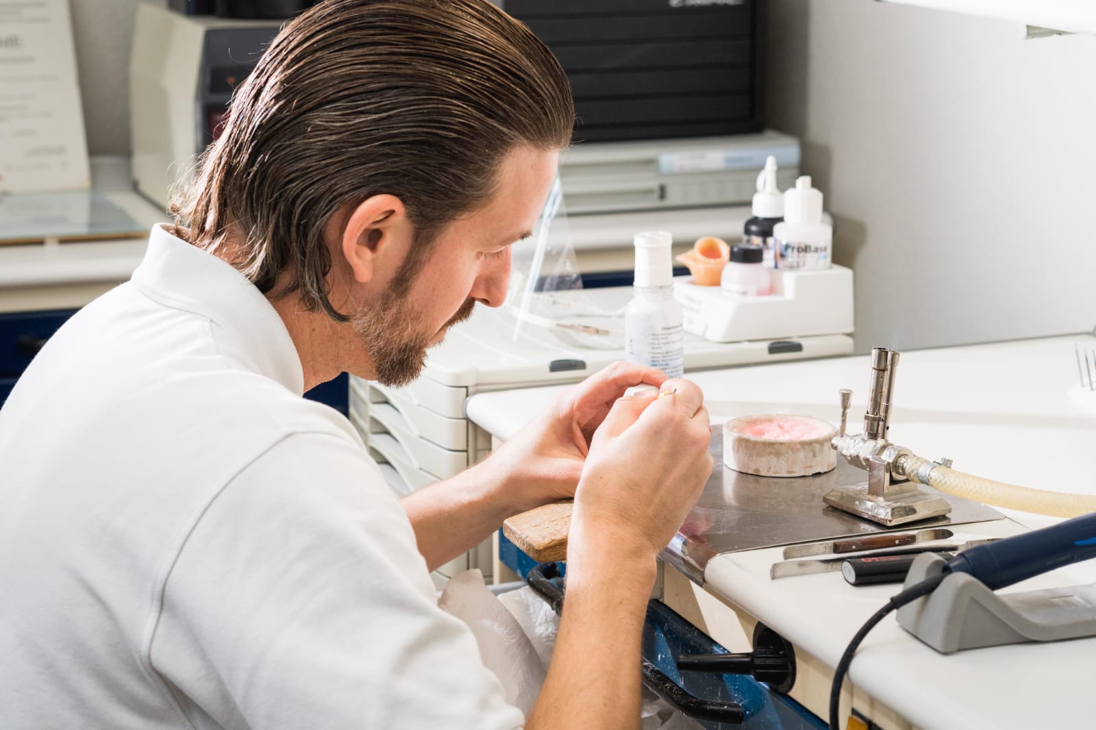 Au Laboratoire Chédel