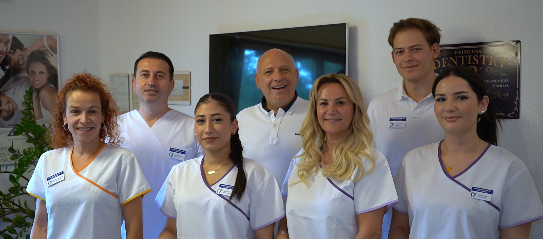 Dr. Mihail Catalin - Ihr Zahnarzt im Limmattal - Klicken, um das Panorama Bild vergrössert darzustellen