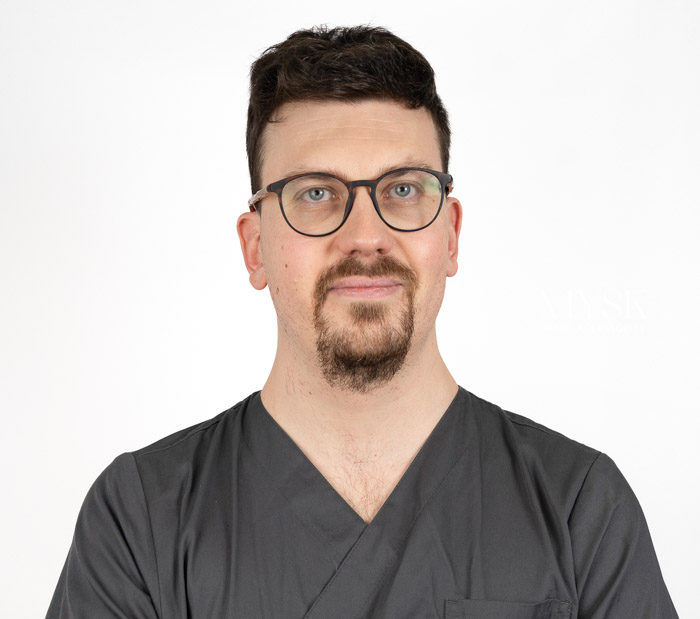 Dr Arnaud Bluntzer-Logo