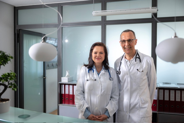 Hausarztpraxis Au-Wädenswil, Dr. A. Gross, Dr. U. Senn-Logo
